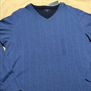 Covington Men's Ribbed V-Neck Sweater in Blue